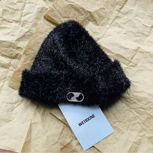 WE11DONE Black Shinny Fuzzy Beanie Hat
